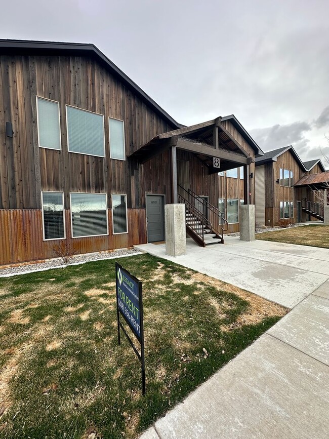 Building Photo - 2 Bed, 1 Bath at Teton River Flats! $200 OFF FIRST MONTH'S RENT!!!