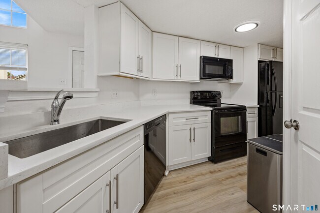 Building Photo - 299 Carriage Crossing Ln