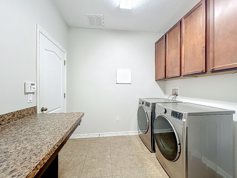 Building Photo - 3513 Bunchberry Way