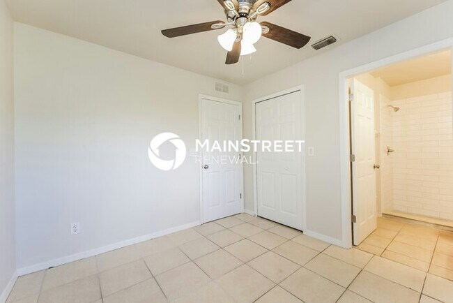 Building Photo - 3 Bedroom Pet-Friendly Home in Lehigh Acres, FL with Main Street Renewal