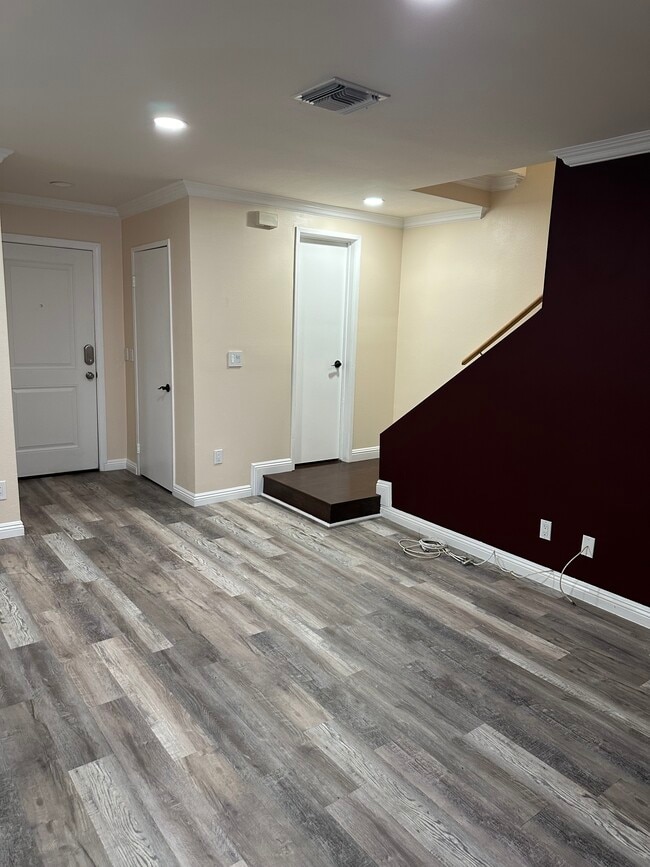 Building Photo - 18550 Hatteras St