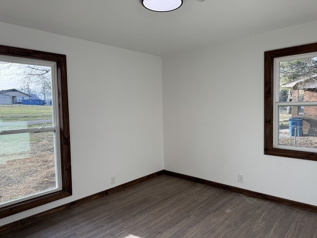 Building Photo - 914 Croft Cir