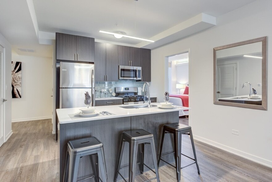 Building Photo - 1323 N Wells St