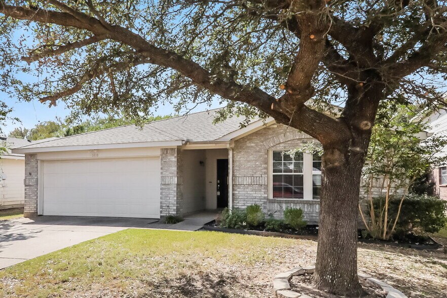 Building Photo - 1410 Post Oak Trail