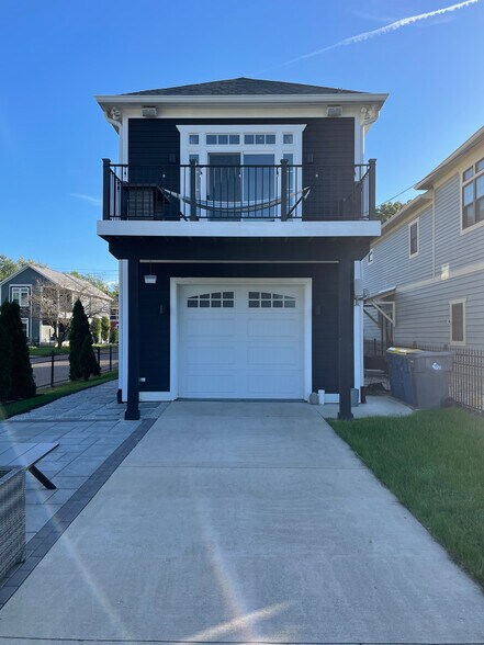 Building Photo - 1340 Hoyt Ave