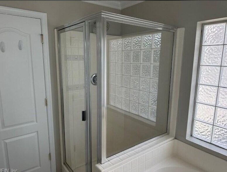Building Photo - 4404 Glen Ellert Ct