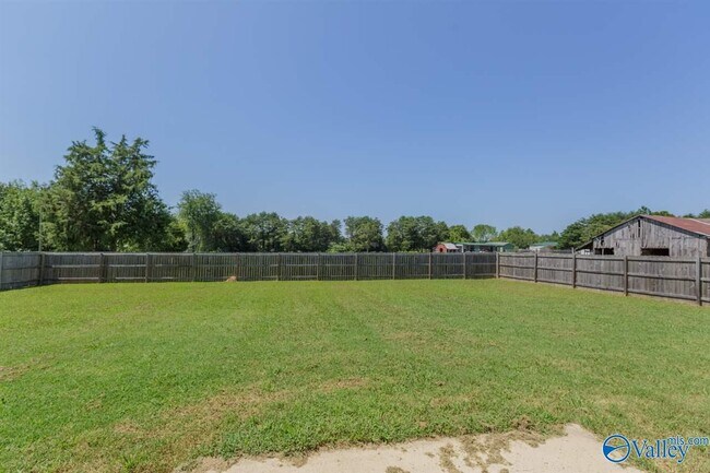 Building Photo - 488 Brooks Church Rd