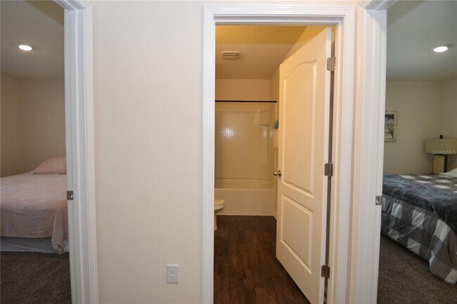 Building Photo - 27 Grand Par Ct