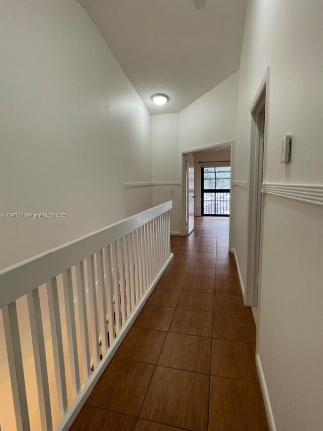Building Photo - 4270 SW 70th Terrace