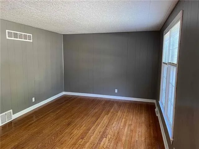 Building Photo - 6400 Walrond Ave