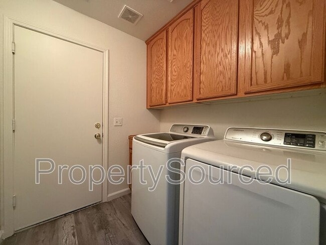 Building Photo - 3176 Penelope Dr