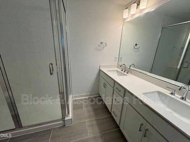 Building Photo - 5710 Parker Pnes Ct
