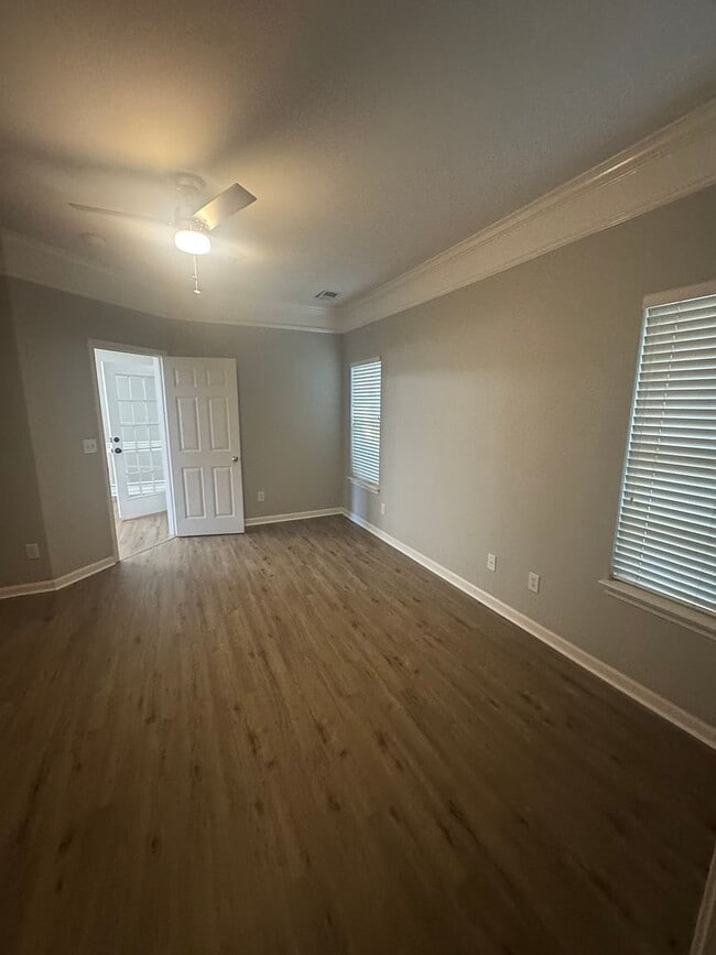 Building Photo - 1601 Deer Valley Dr