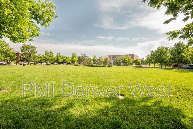 Building Photo - 9369 Longs Peak Dr