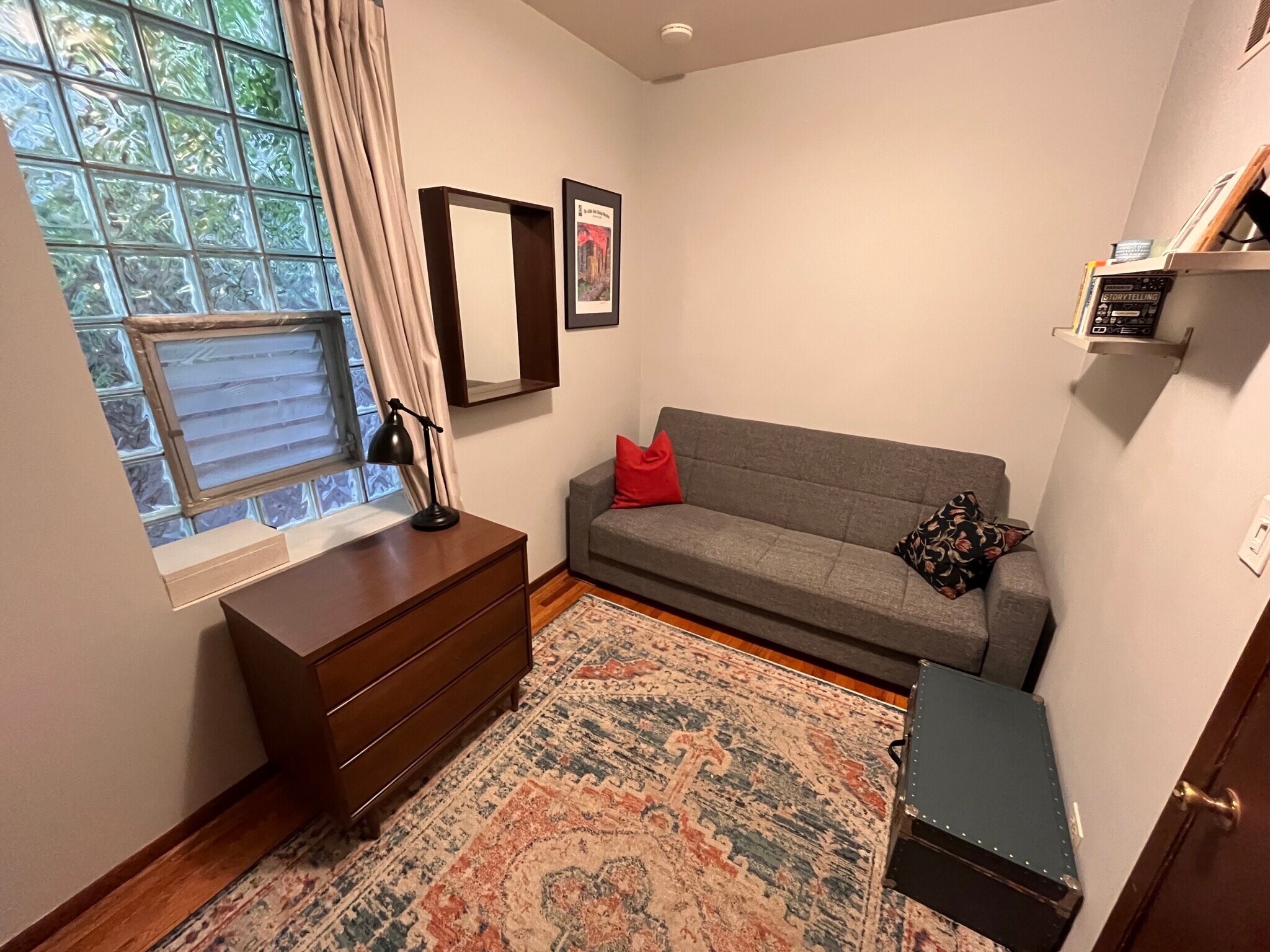 Building Photo - 906 N Oakley Blvd