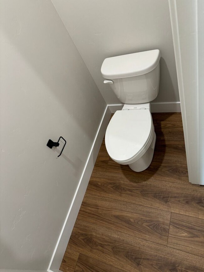 Building Photo - BEAUTIFUL 3 Bed 2 Bath Twin home in Sugar city!