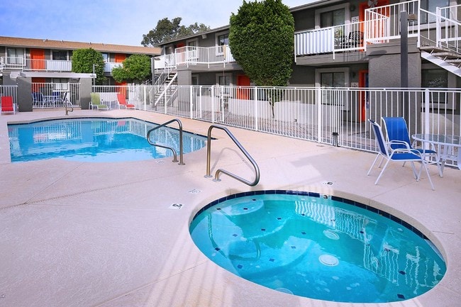 Building Photo - Evergreen on Hayden Lane