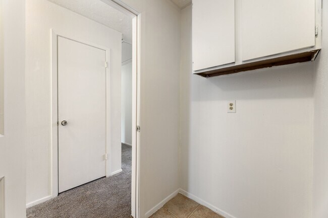 Building Photo - 15235 Heron Park Dr