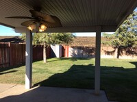 Building Photo - LARGE 5-bedroom 3 bath home in a great loc...