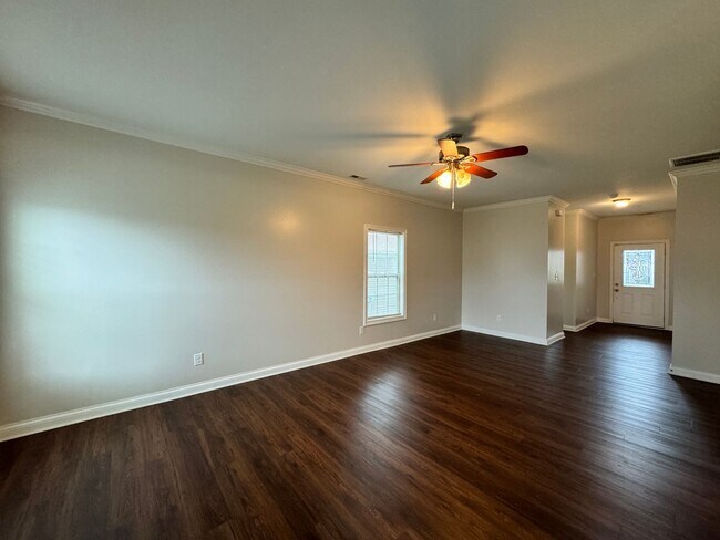 Building Photo - Beautiful 4 Bedroom in Kearney Ridge