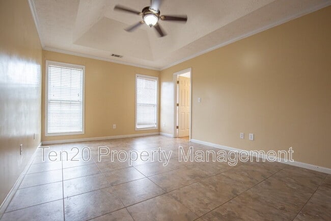 Building Photo - 25 Kalin St