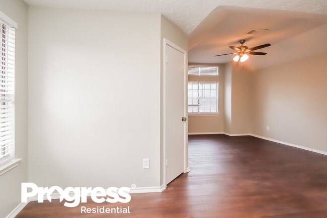 Building Photo - 9411 Spindlewood Dr