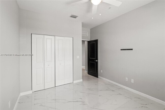 Building Photo - 221 SW 159th Way