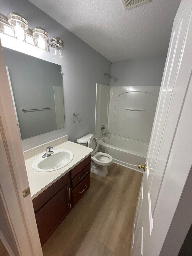 Building Photo - 28862 Cullen Dr