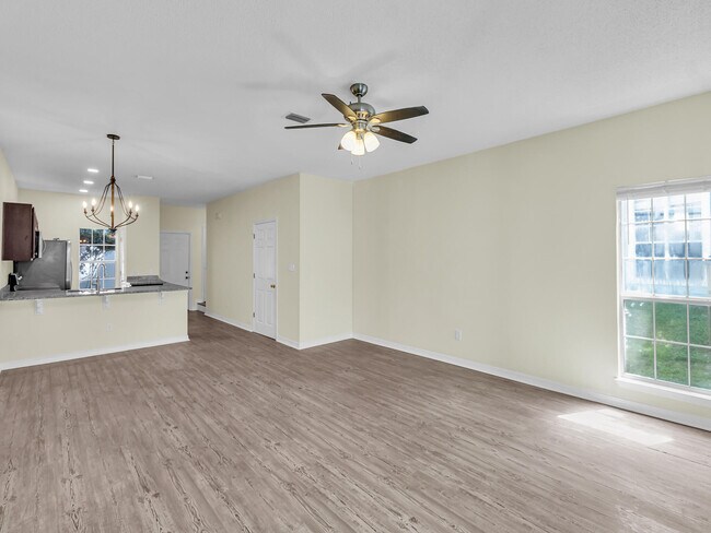 Building Photo - 2717 Bay Club Dr