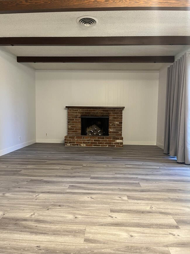 Building Photo - 1094 Tara Ct