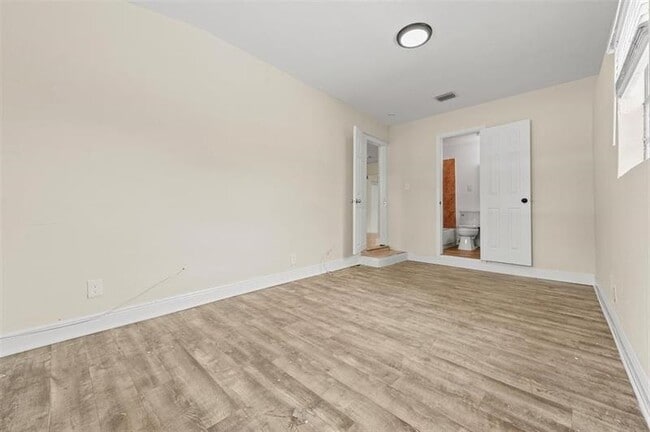 Building Photo - 1524 NW 18th Ct