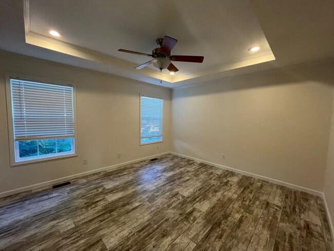 Building Photo - 271 Sable Dr