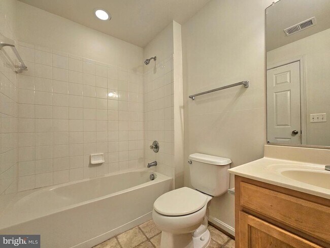 Building Photo - 15328 Elizabeth Burbage Loop