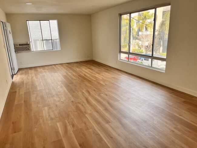 Building Photo - 1343 N Sierra Bonita Ave