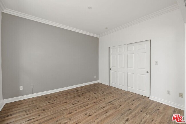 Building Photo - 1236 Flores St