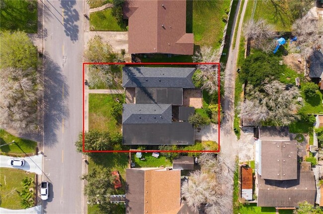 Building Photo - 2625 Village Dr