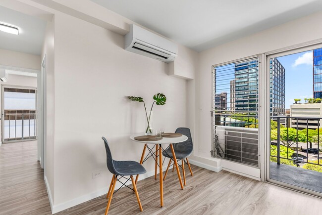 Building Photo - Coty Tower 703