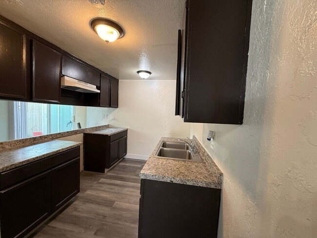 Building Photo - 7218 Kelly Dr