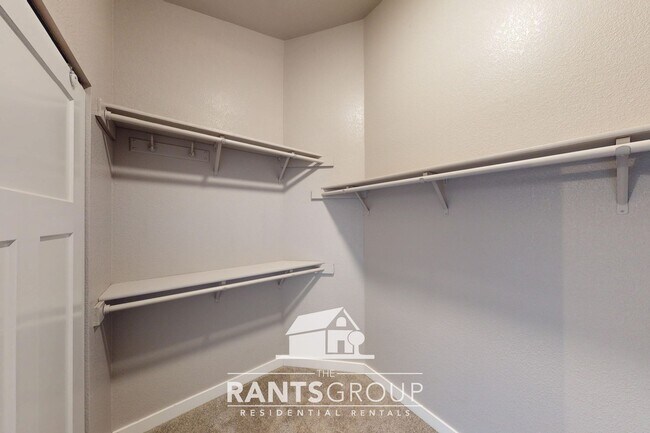 Building Photo - Move in Ready! Renovated 2-bed, 2-bath Rambler in Lacey!