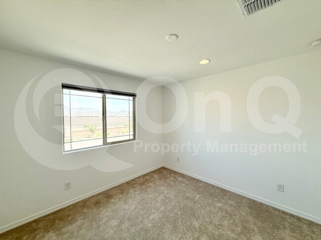 Building Photo - 11216 S 56th Ln