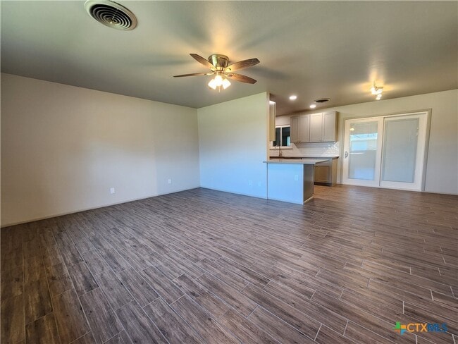 Building Photo - 362 Lockener Ave