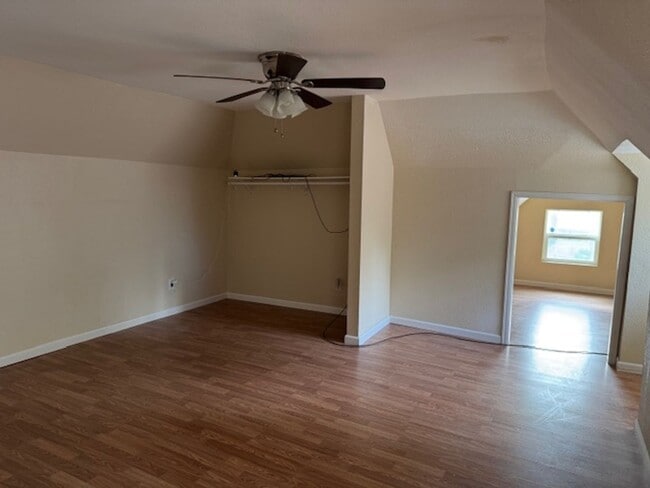 Building Photo - ALL PROSPECTIVE TENANTS MUST SUBMIT A $58 ...