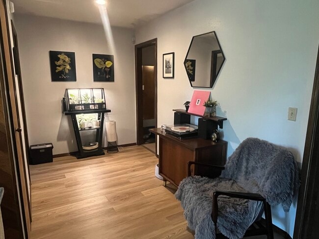 Building Photo - 17221 SE Oatfield Rd