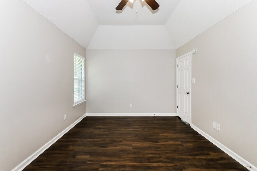 Building Photo - 277 Gaslight Cove
