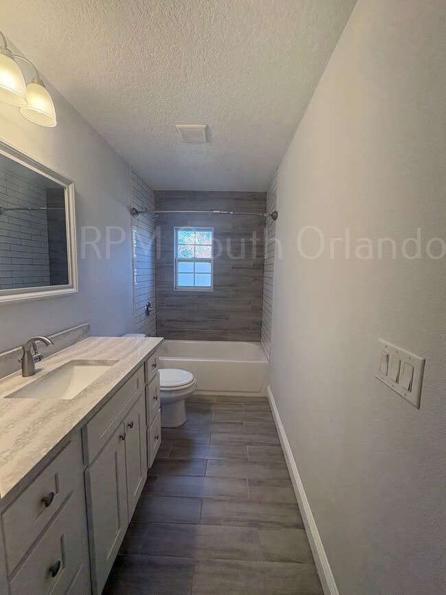 Building Photo - 3-Bedroom, 2.5-Bathroom Home, Orlando/Waterford/UCF Great Location!!