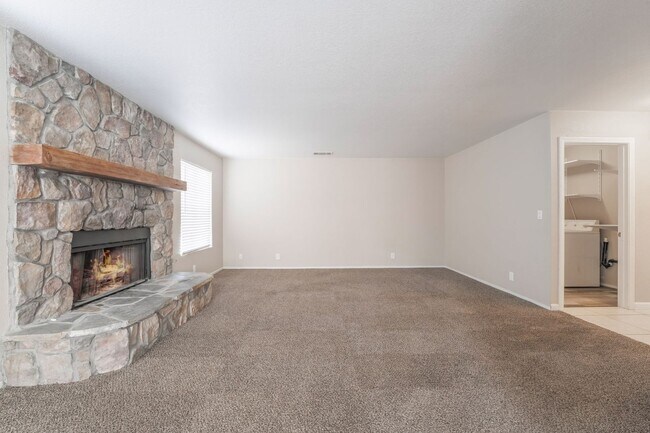 Building Photo - WELCOME TO YOUR DREAM HOME!