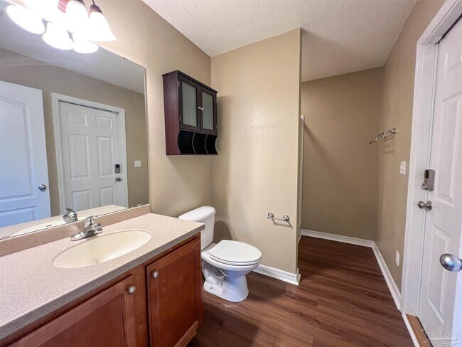 Building Photo - 5866 Chi Chi Cir