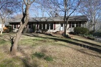 Building Photo - 327 N Park Dr