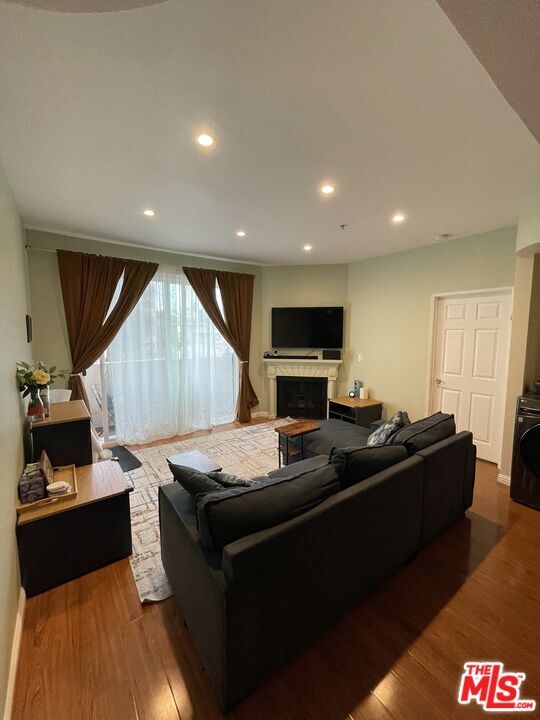 Building Photo - 620 S Gramercy Pl