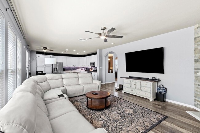 Building Photo - 227 Sandstone Trail